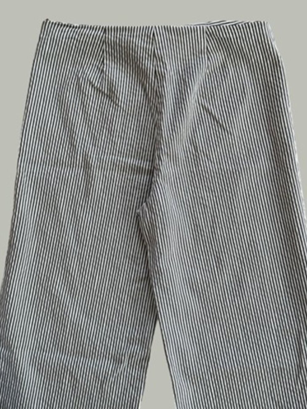 Trina Turk Olive Green and White Striped Wide Leg Cropped Pants - Size 6 - Picture 10 of 13